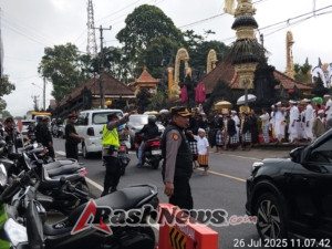 Kapolsek Baturiti pimpin pengamanan rangkaian giat piodalan