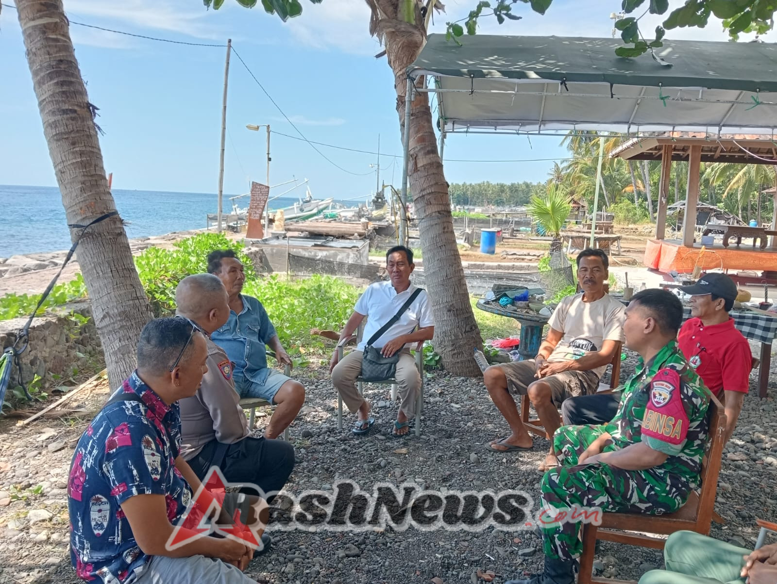 Memastikan keamanan dan Ketertiban di Daerah Binaan Babinsa Les dan Bhabinkamtibmas sambangi Warga Binaan