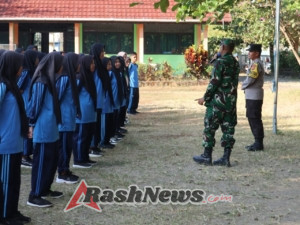 Siswa Baru SMKN 1 Lopok Antusias Ikuti Materi PBB dari TNI
