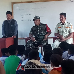 Sertu Sulaiman dan PPM Utan Berikan Penyuluhan Bela Negara kepada Pelajar