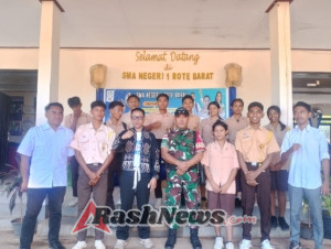 Babinsa Komsos Dengan Siswa Bahas Tentang Disiplin dan Taat Peraturan Sekolah