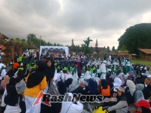 Bersama Ratusan Warga, Dandim Klungkung Meriahkan Jalan Sehat  Kerukunan Dan Donor Darah HUT Ke 50 MUI