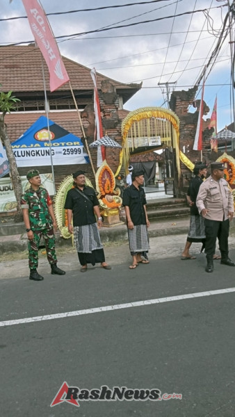 Kamasan Diguncang Artis Agung Ketut Rai, Babinsa Kamasan Bersinergi Gelar Pengamanan Ekstra