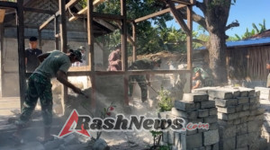 Gotong Royong TNI dan Warga Kiraman, Rumah Tak Layak Huni Dibongkar untuk Direhab