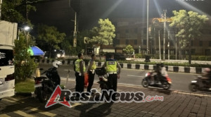 Polsek Kuta Gelar Apel Atensi dan Blue Light Patrol, Antisipasi Balap Liar dan Gangguan Kamtibmas Malam Minggu