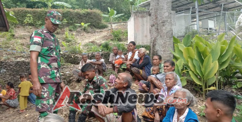 Wujud Kepedulian, Babinsa Ajak Warga Perbatasan Jaga Pola Hidup Sehat