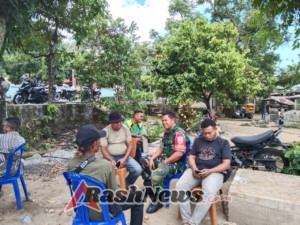 Babinsa Wolowaru Aktif Jalin Komsos dan Jaga Keamanan di Desa Detupera