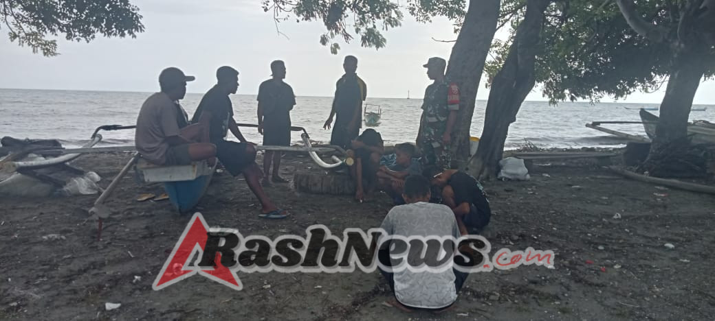 Peduli Keselamatan Nelayan, Babinsa Koramil 1618-03/Insut Sampaikan Himbauan Cuaca Ekstrem