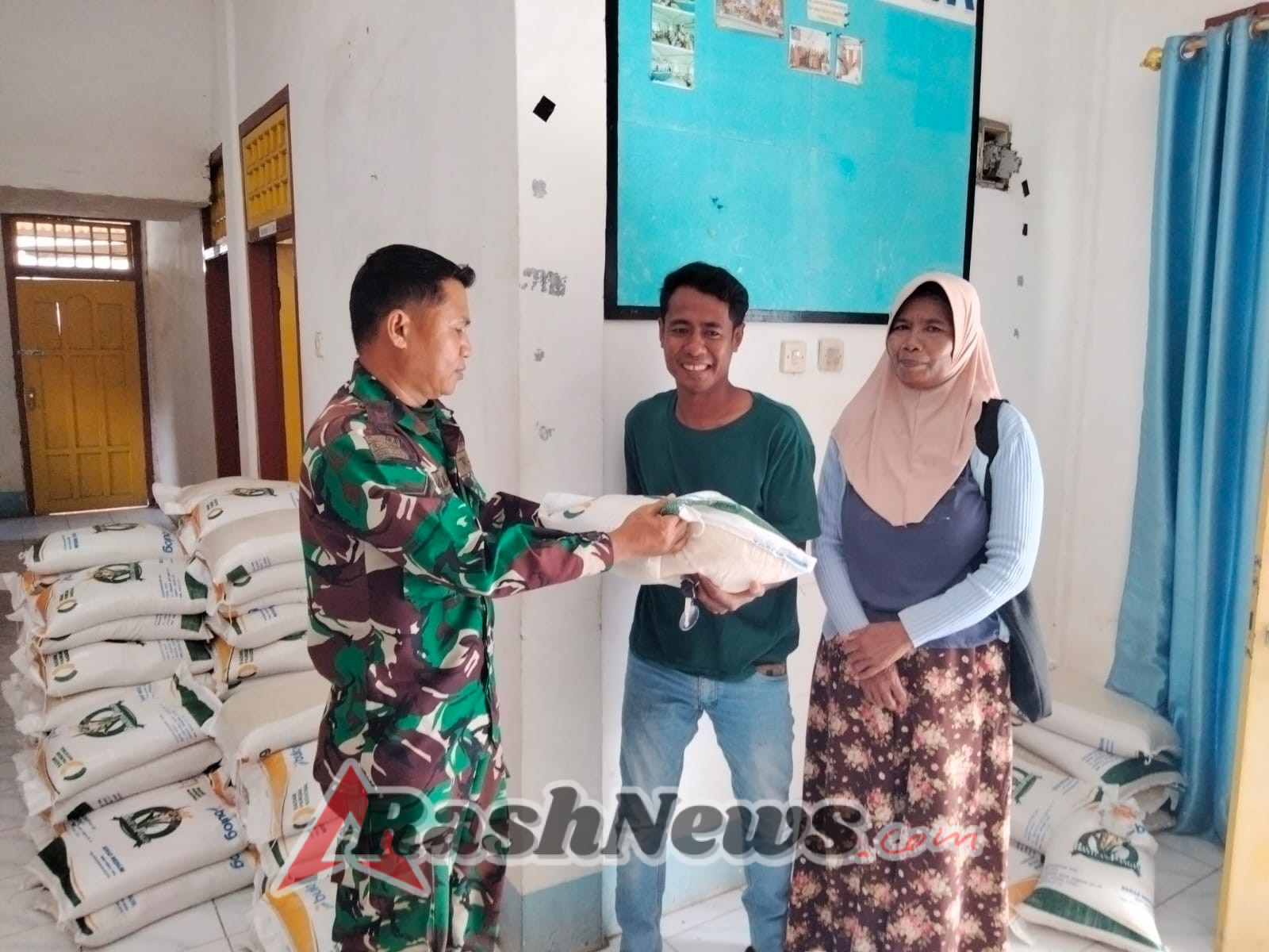 Bersama Warga, Babinsa Lamenta Dukung Ketahanan Pangan Lewat Program Nasional