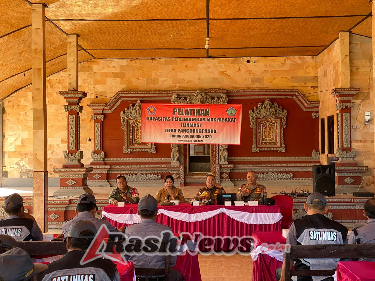 Peningkatan Kapasitas Linmas Pangkungparuk: Garda Terdepan Ketertiban Kini Lebih Siap