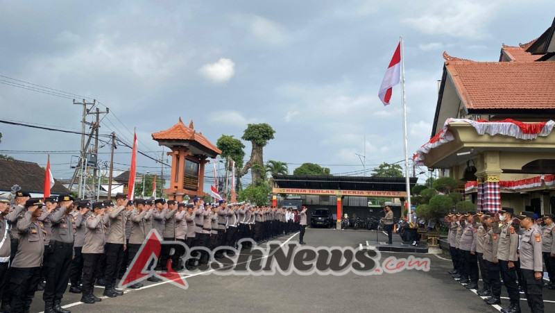 Apresiasi untuk Pengabdian, Kapolres Badung Beri Penghargaan kepada Anggota Berprestasi