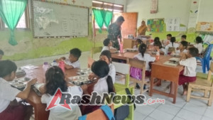 Babinsa Koramil 05/Waingapu Monitoring Penyaluran MBG di SDM Waingapu