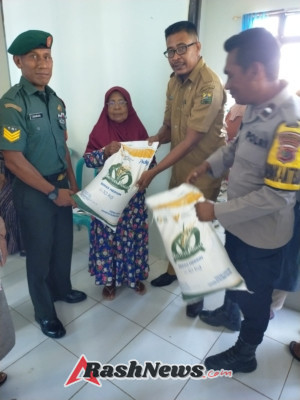 Warga Senang Terima Bantuan Hanpangan, Babinsa Serka Bambang: TNI Hadir untuk Rakyat