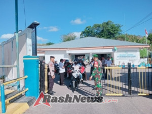 Pemantauan Aktif Babinsa Rote Ndao Jaga Keamanan Lalu Lintas Laut di Pantai Baru