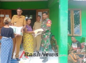 Bantuan Sosial Beras Disalurkan kepada Warga Desa Nimasi, TTU
