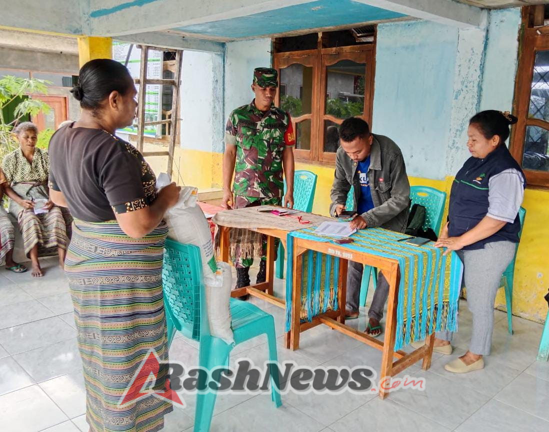 Sinergi TNI dan Pemerintah Desa, Penyaluran Bansos Beras Berjalan Aman dan Lancar