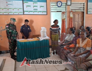 Babinsa Koramil 1618-01/Miotim Aktif Awasi Penyaluran Beras Bantuan Pemerintah di TTU