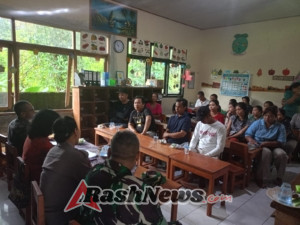 Awali Tahun Ajaran Baru, Babinsa Getakan Hadiri Sosialisasi TK Negeri Getakan Bersama Orang Tua Murid