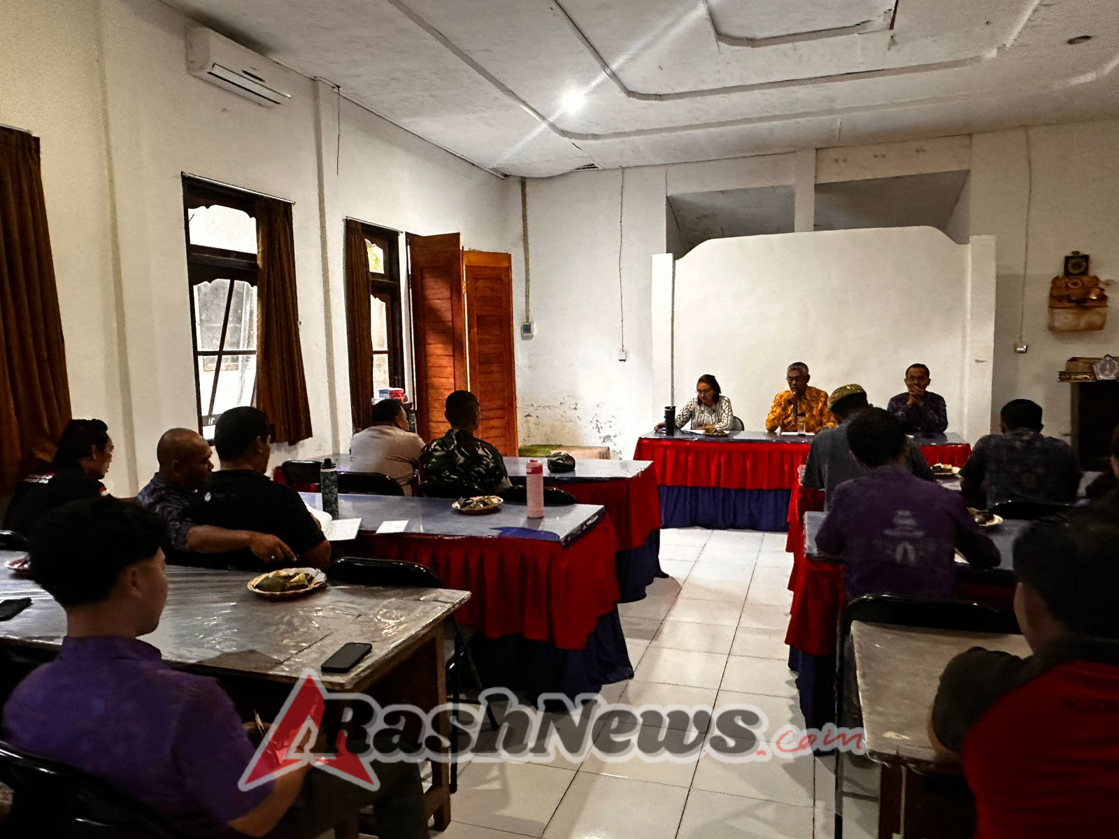 Gelar Rapat Kesiapan Porseni HUT Ke 80 RI, Babinsa Lembongan Ajak Semua Pihak satukan Visi Dan Misi