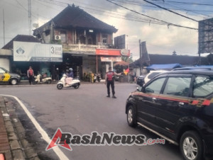 Polsek Abiansemal Aktif Laksanakan Gatur Sore, Pastikan Kamseltibcarlantas Terjaga