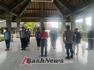 Pelatihan Paskibra Kecamatan Selat resmi dimulai, Personel Koramil 1623-06/Selat latihkan PBB.