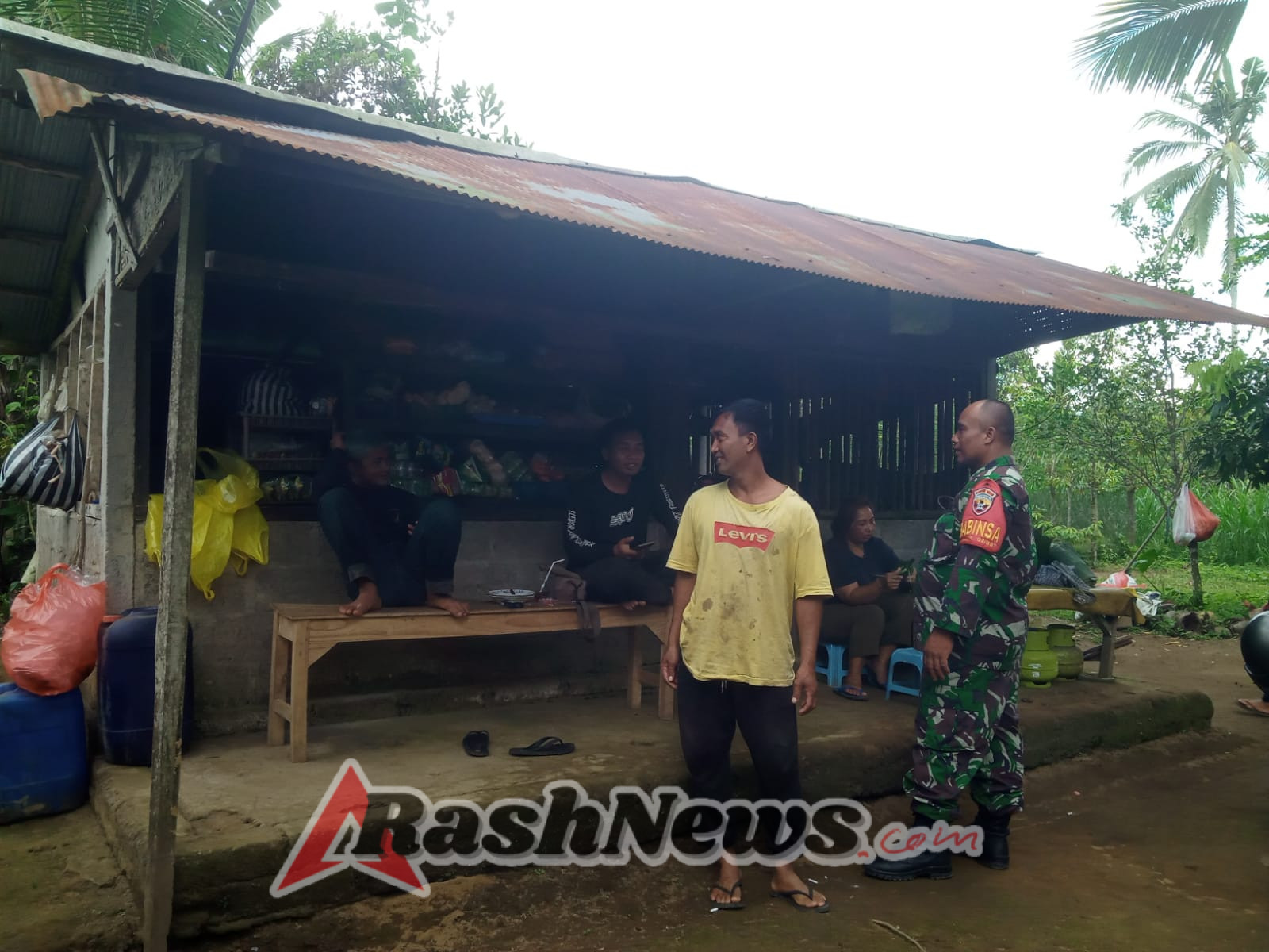 Terciptanya Lingkungan Yang Aman, Nyaman, dan Kondusif Babinsa Laksanakan Patroli dan Komsos