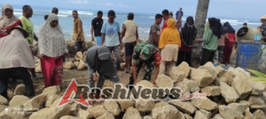 Komsos dan Bakti TNI, Babinsa Kodim 1602/Ende Wujudkan Kepedulian Lewat Kerja Bakti