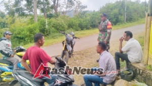 Komsos dan Pamwil Babinsa Koramil 1602-03/Detusoko Berjalan Lancar di Desa Tanalanggi