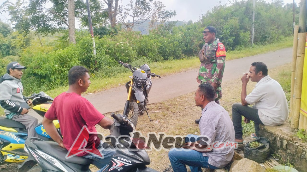 Komsos dan Pamwil Babinsa Koramil 1602-03/Detusoko Berjalan Lancar di Desa Tanalanggi