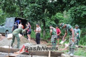 Personil Satgas TMMD Terus Kebut Pembangunan Plat Decker.