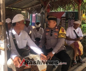 Bhabinkamtibmas Desa Singakerta laksanakan giat Sambang, Ajak Warga Jaga Kamtibmas