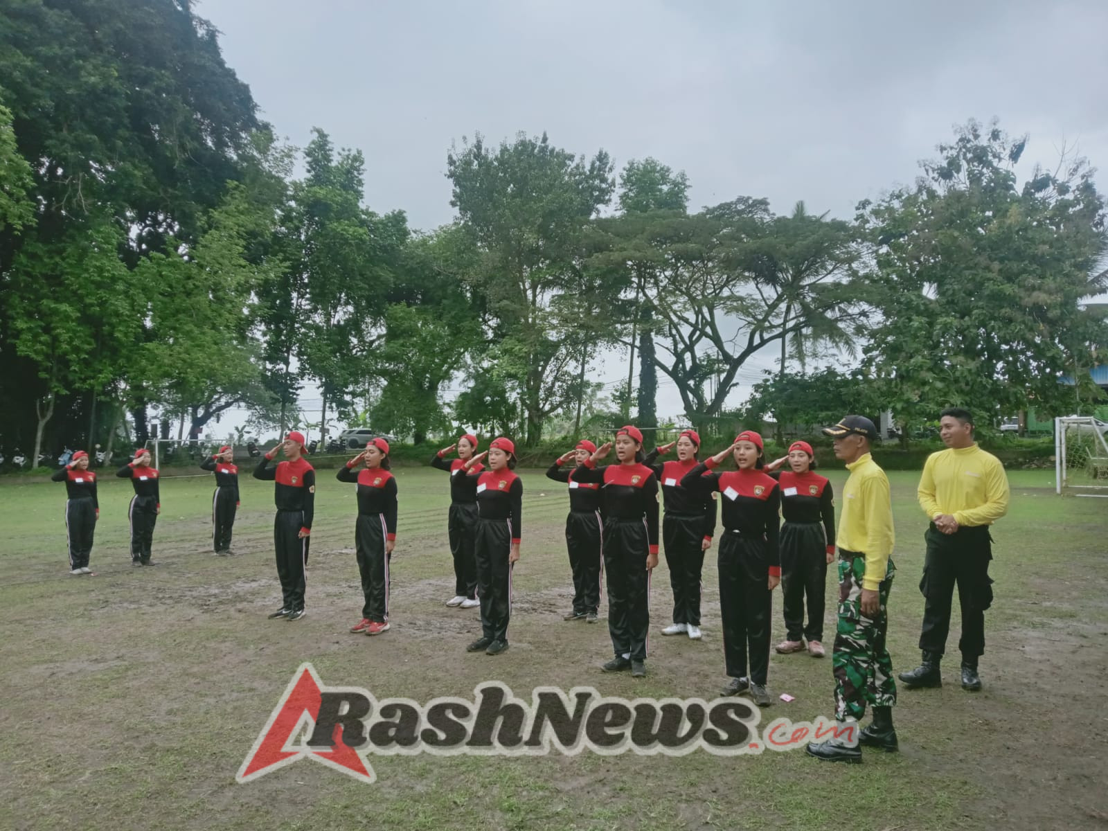 Tegas dan Inspiratif, Babinsa Peliatan Bina Semangat Nasionalisme Paskibra