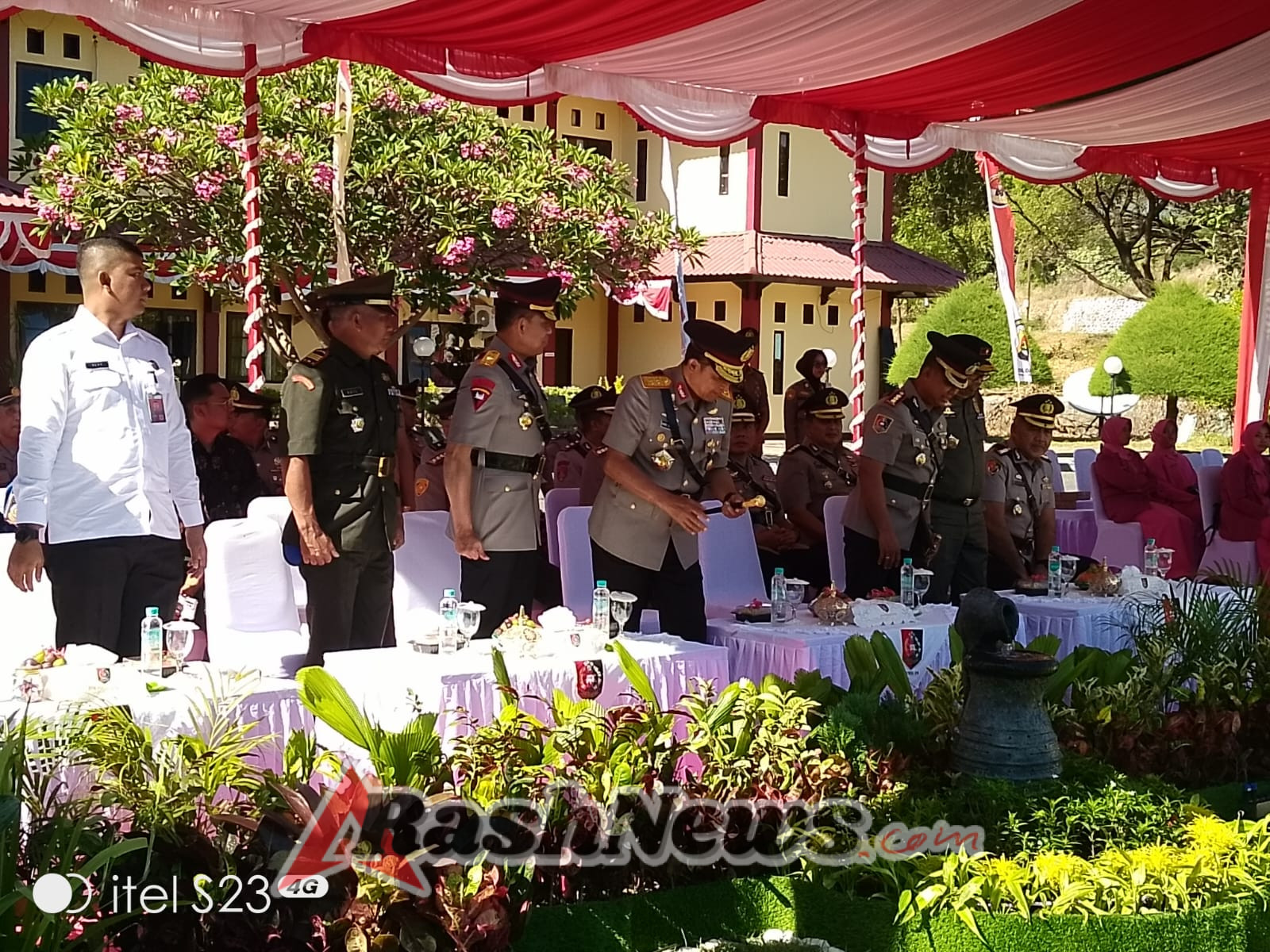 Danramil 1615-02/Pringgabaya Wakili Dandim Hadiri Upacara Pembukaan Diktuk Bintara Polri TA 2025