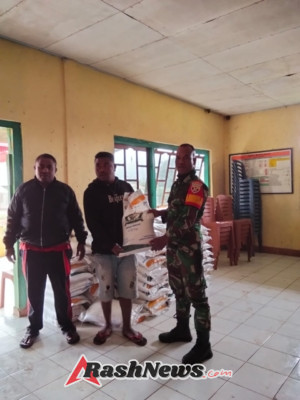 TNI dan Pemerintah Bersinergi Salurkan Bantuan CBP ke 51 Keluarga di Ende