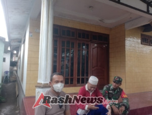 Monitoring dan Pamwil, Babinsa Wolowaru Dekatkan Diri dengan Masyarakat Nakambara