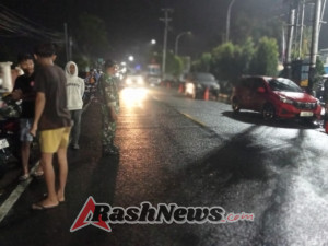 Sertu Sony dan Polisi Tingkatkan Keamanan dan Kelancaran Lalu Lintas Menjelang Pertandingan di Stadion Marilonga-Ende