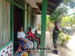 Babinsa Koramil 1618-03/Insut Tingkatkan Komsos dengan Warga Desa Fafinesu A