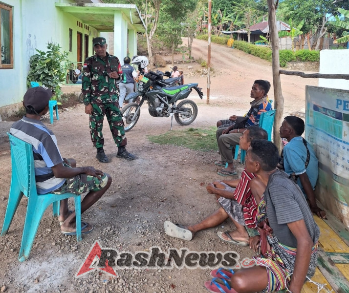 Babinsa Koramil 1618-01/Miotim Laksanakan Komsos dan Monitoring di Desa Buk, Bahas Ketahanan Pangan