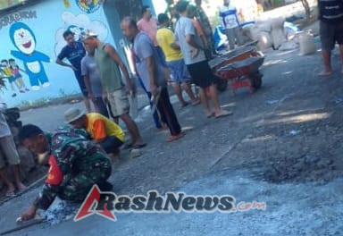 Gotong Royong Babinsa dan Masyarakat Warnai Karya Bakti di Kabupaten Ende