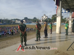 TNI-Polri Sinergi Berikan Materi PBB dalam Kegiatan MPLS di SMP Kristen Waikabubak