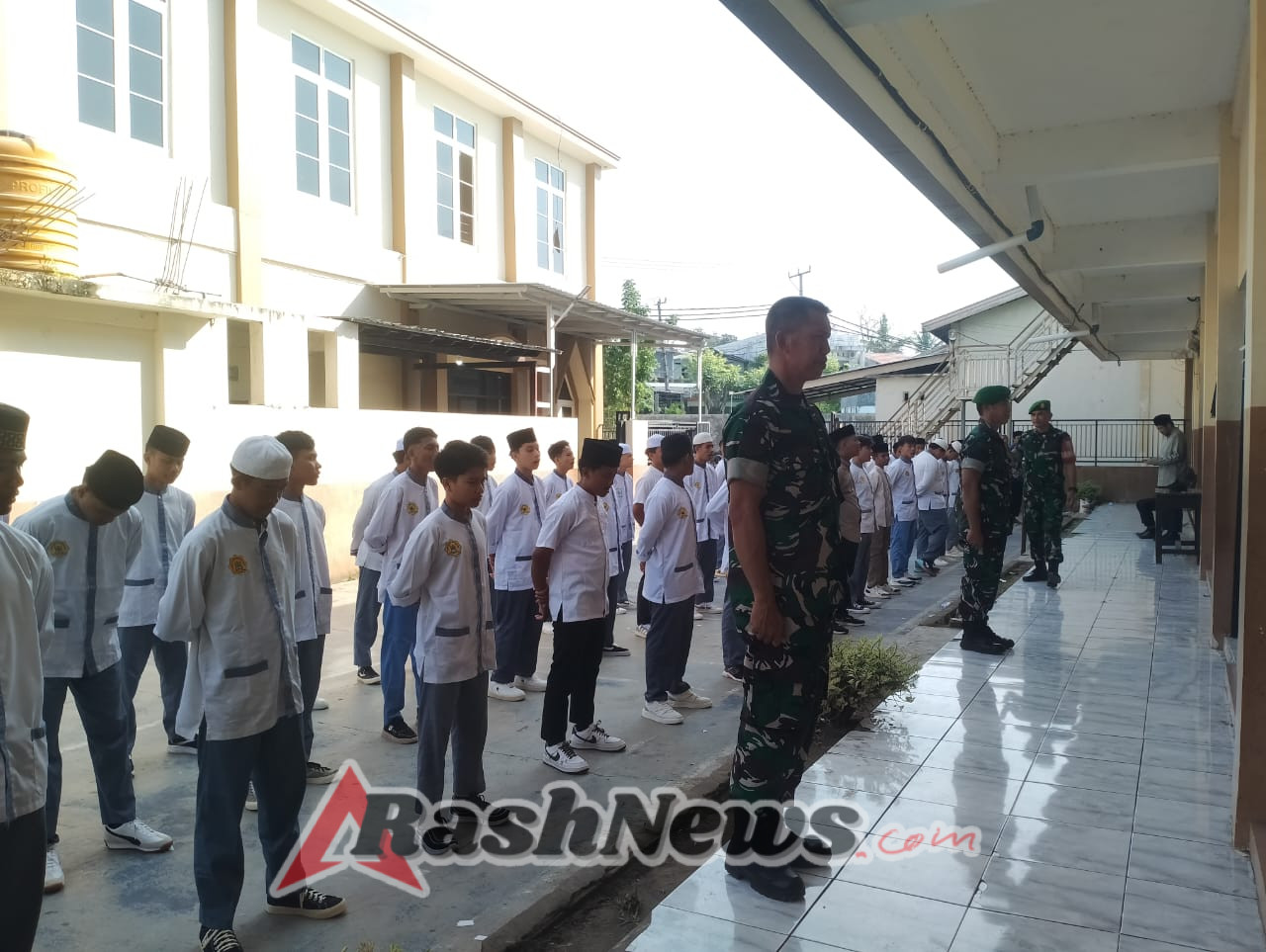 Pelatihan PBB oleh Koramil Dompu: Langkah Awal Tanamkan Kepemimpinan pada Pelajar SMA