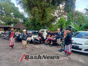 Wujudkan Stabilitas Wilayah, Babinsa Kawal Upacara Adat “Ngening”