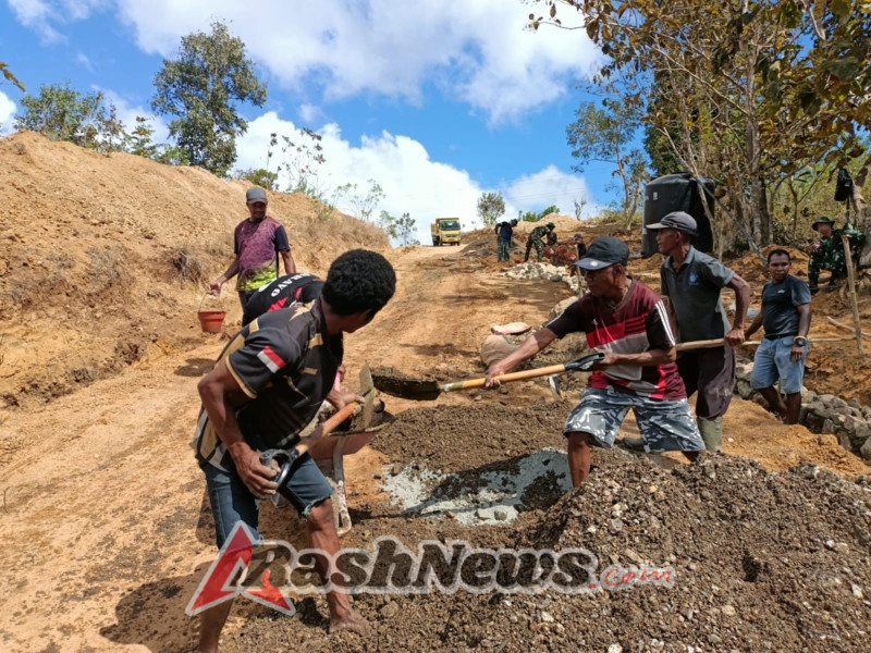 Pembangunan Jalan Baru Desa Naekasa Alami Perubahan Signifikan