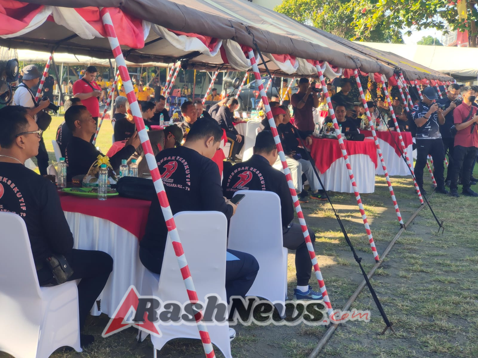 Komandan Kodim 1615/Lombok Timur, Letnan Kolonel Eky Anderson Raih Juara 1 Lomba Menembak Pistol di Hari Bhayangkara ke-79
