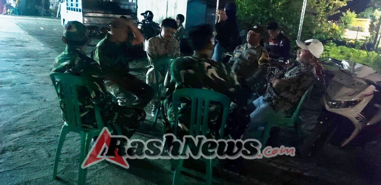 Sertu Ashar Lakukan Patroli Malam untuk Tingkatkan Keamanan Wilayah Seteluk