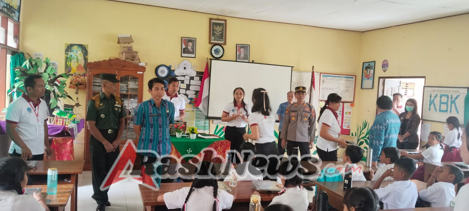 Danramil dan Forkopimcam Dampingi Kegiatan Makan Gizi Gratis untuk Anak Sekolah