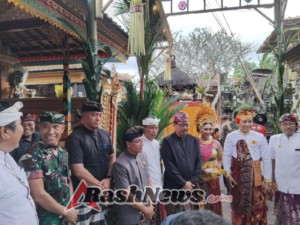 Danramil Ubud dan Forkopimcam Hadiri Pernikahan Putra I Wayan Suwija di Desa Mas