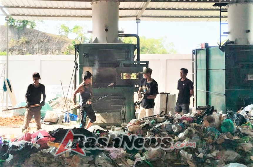 Desa Ungasan Luncurkan Paving Blok Inovatif dari Abu Sampah