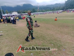Babinsa Kodim 1602/Ende Bersinergi dengan Polres dan Sat Brimob Amankan Turnamen Bola di Ende