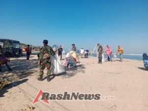 Danramil Hu’u Tegaskan Komitmen TNI Jaga Kebersihan Wisata Lakey